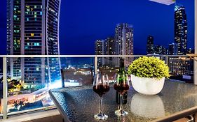 Circle On Cavil Holidays Gold Coast